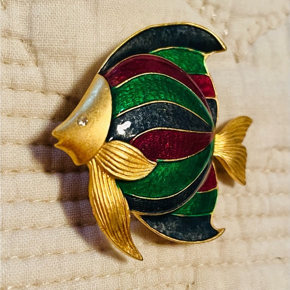 Fish Pin Brooch 🐠 - Picture 2 of 4